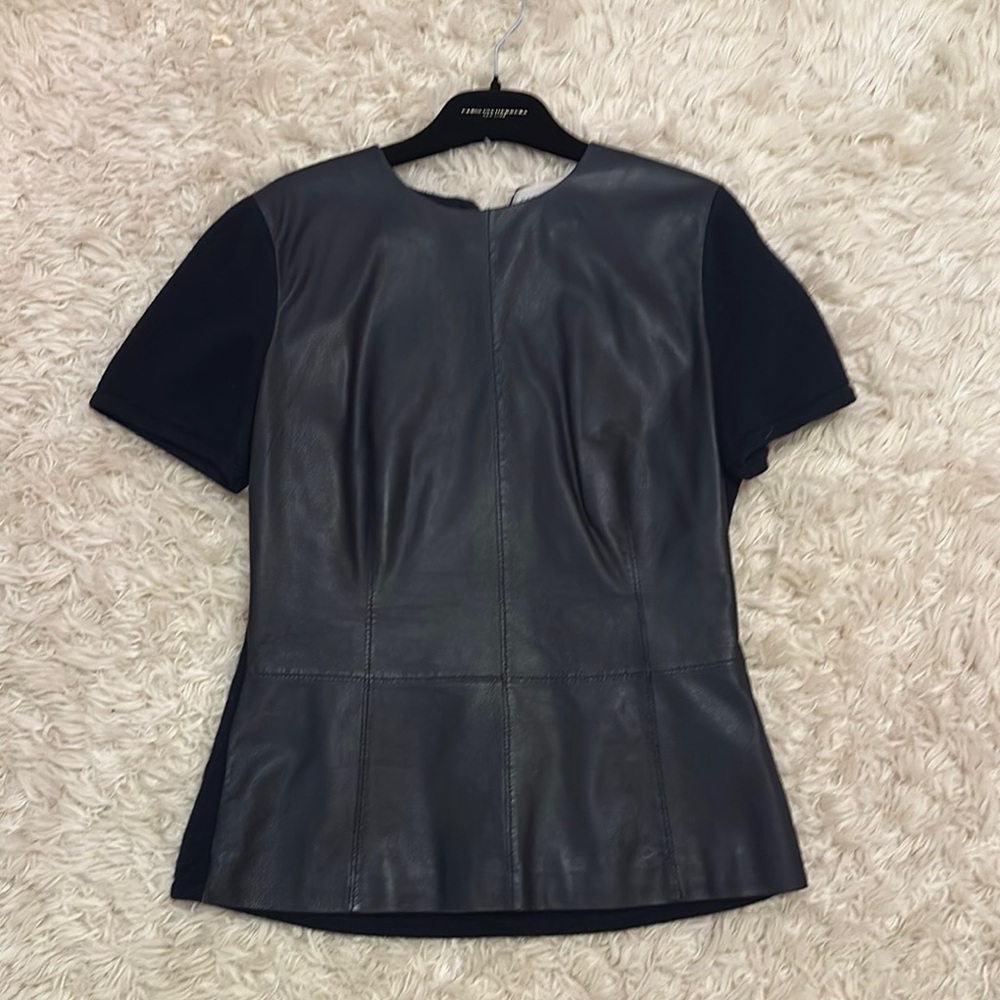 EUC Carolina Herrera navy leather & cashmere top